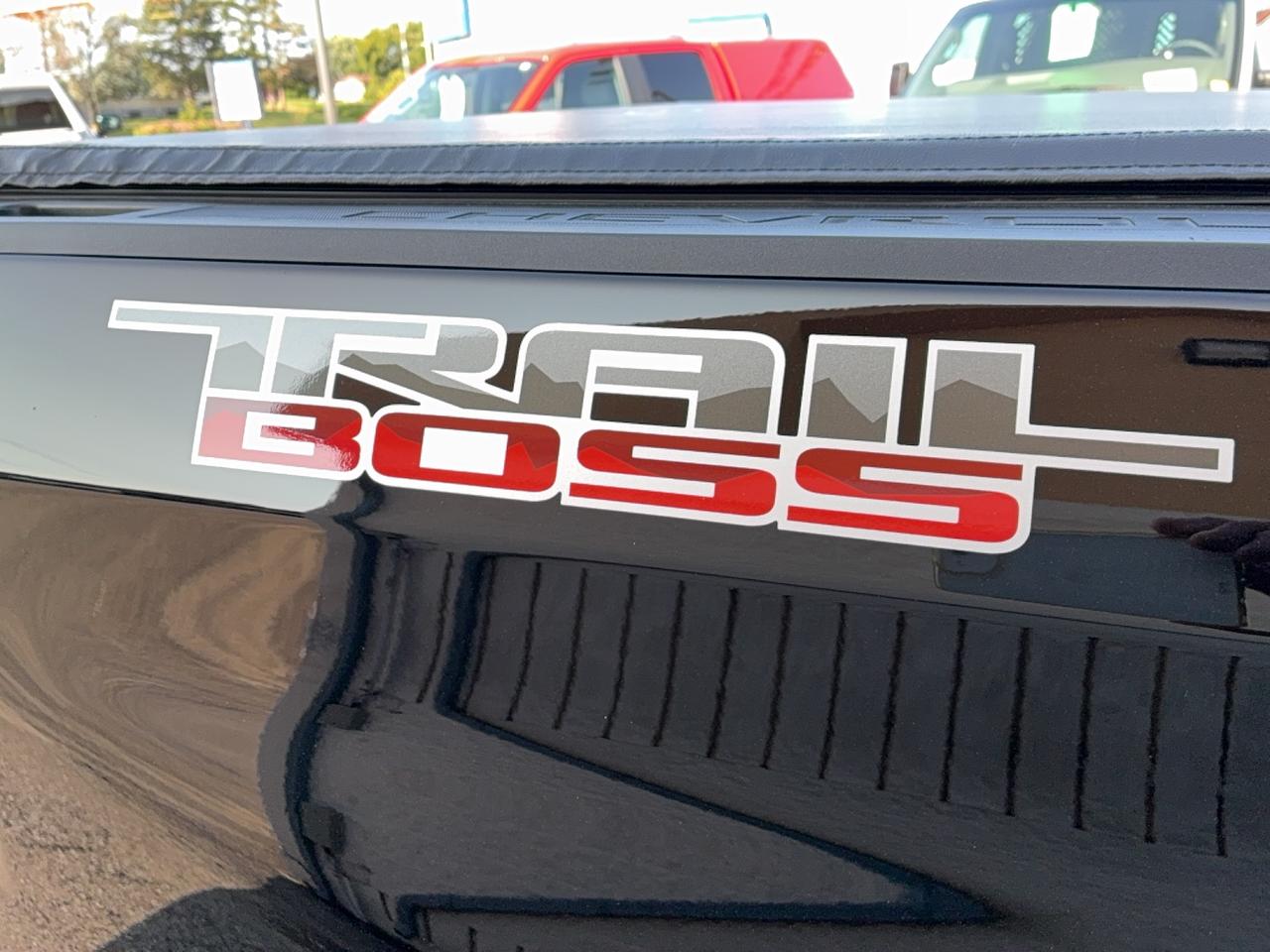 2024 Chevrolet Silverado 1500 CustomTrailBossZ71CrewCab4WD 5.3L8cylGas5'10"Box Photo
