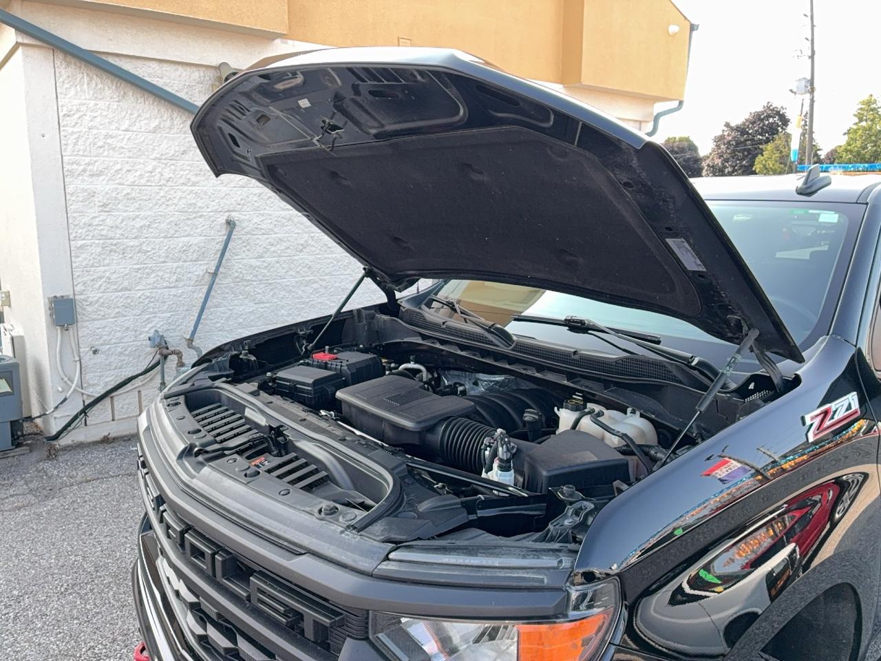 2024 Chevrolet Silverado 1500 CustomTrailBossZ71CrewCab4WD 5.3L8cylGas5'10"Box Photo