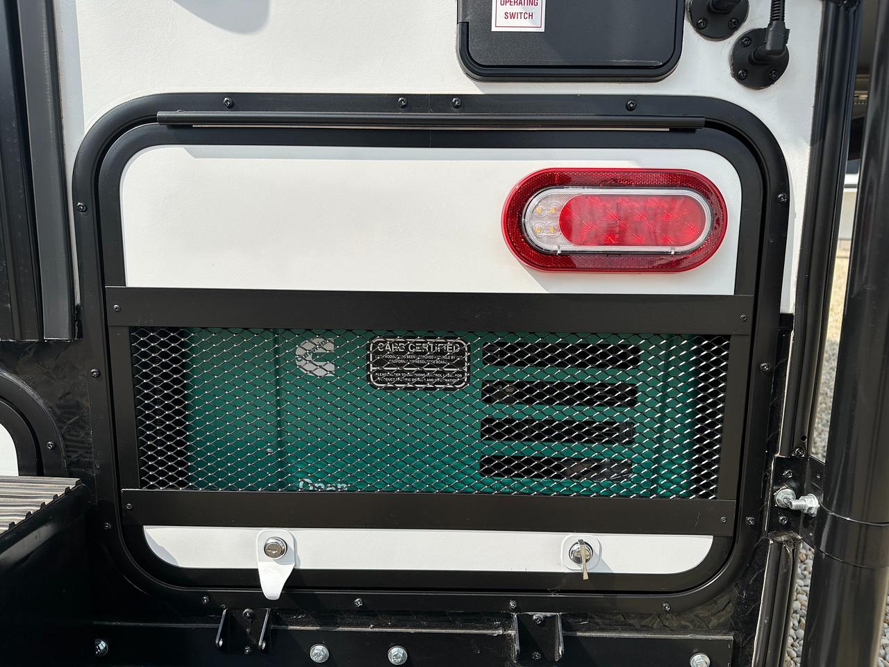 2027 ARCTIC FOX 811 