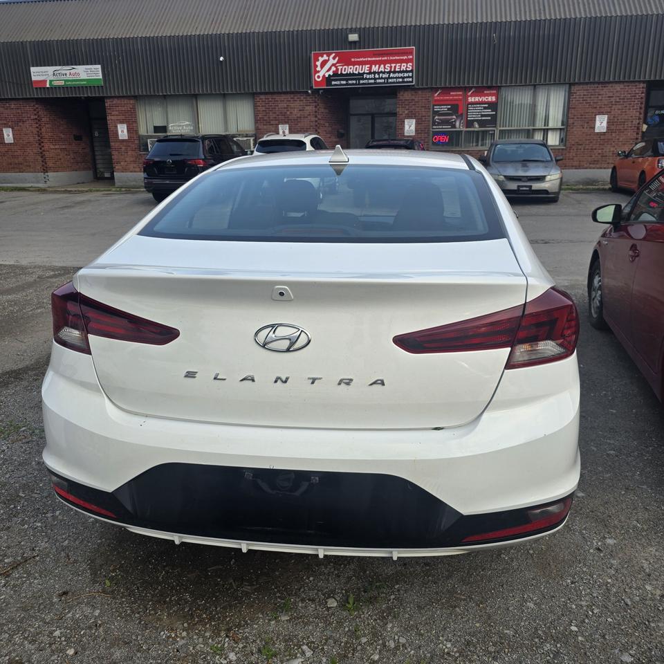 2019 Hyundai Elantra Preferred Photo