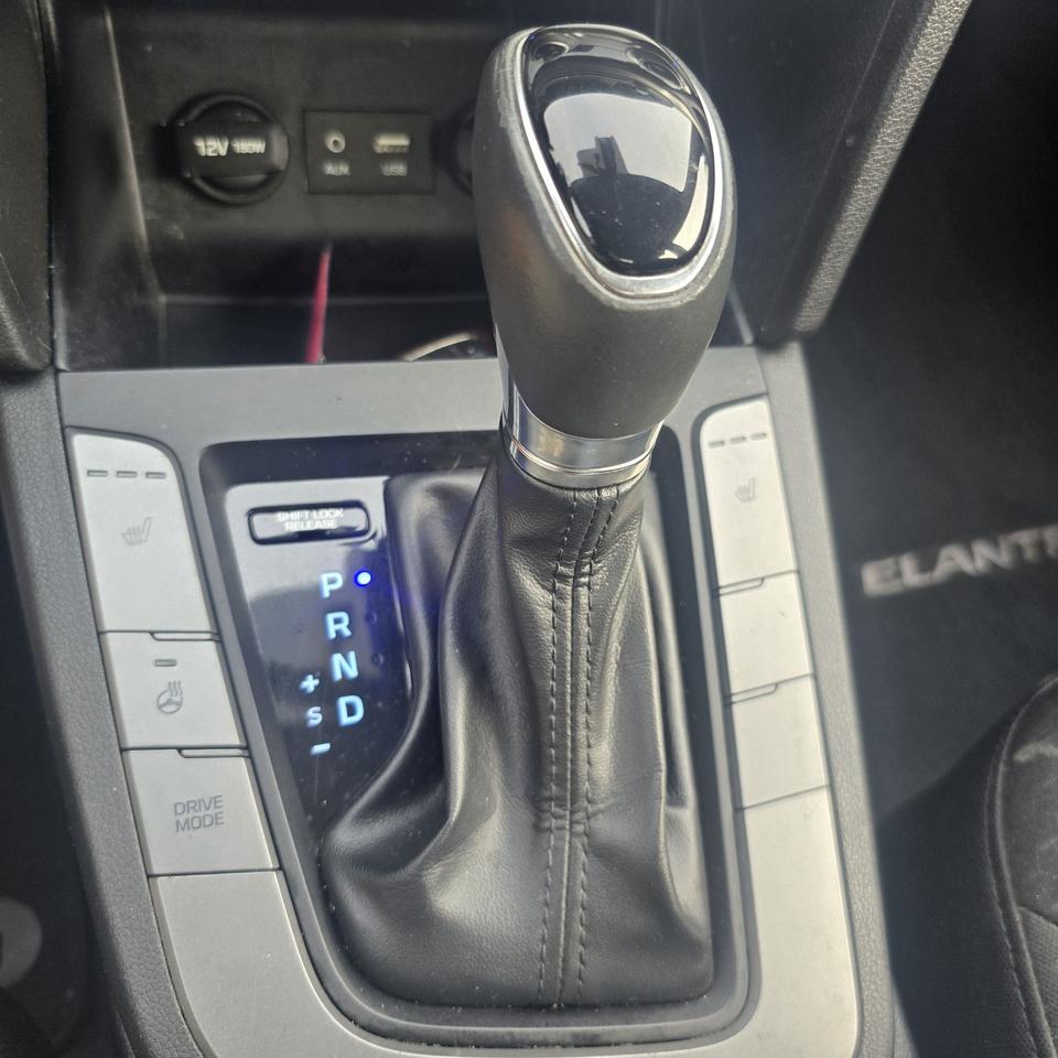 2019 Hyundai Elantra Preferred Photo