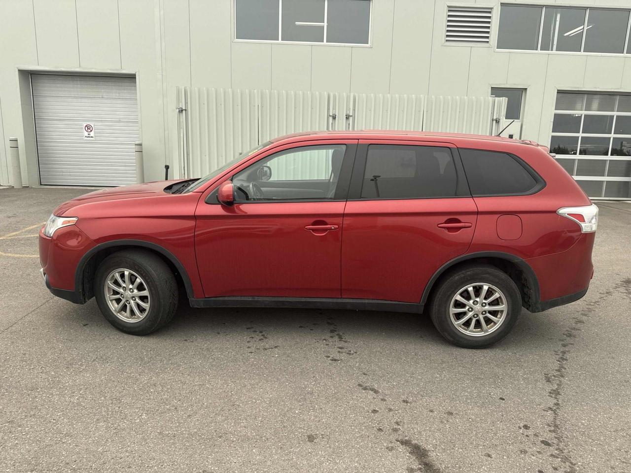 2015 Mitsubishi Outlander ES Photo