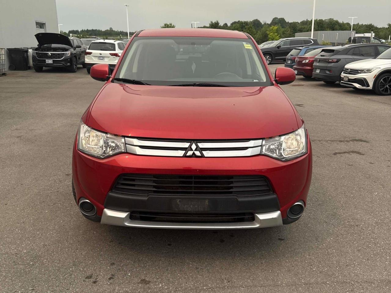 2015 Mitsubishi Outlander ES Photo
