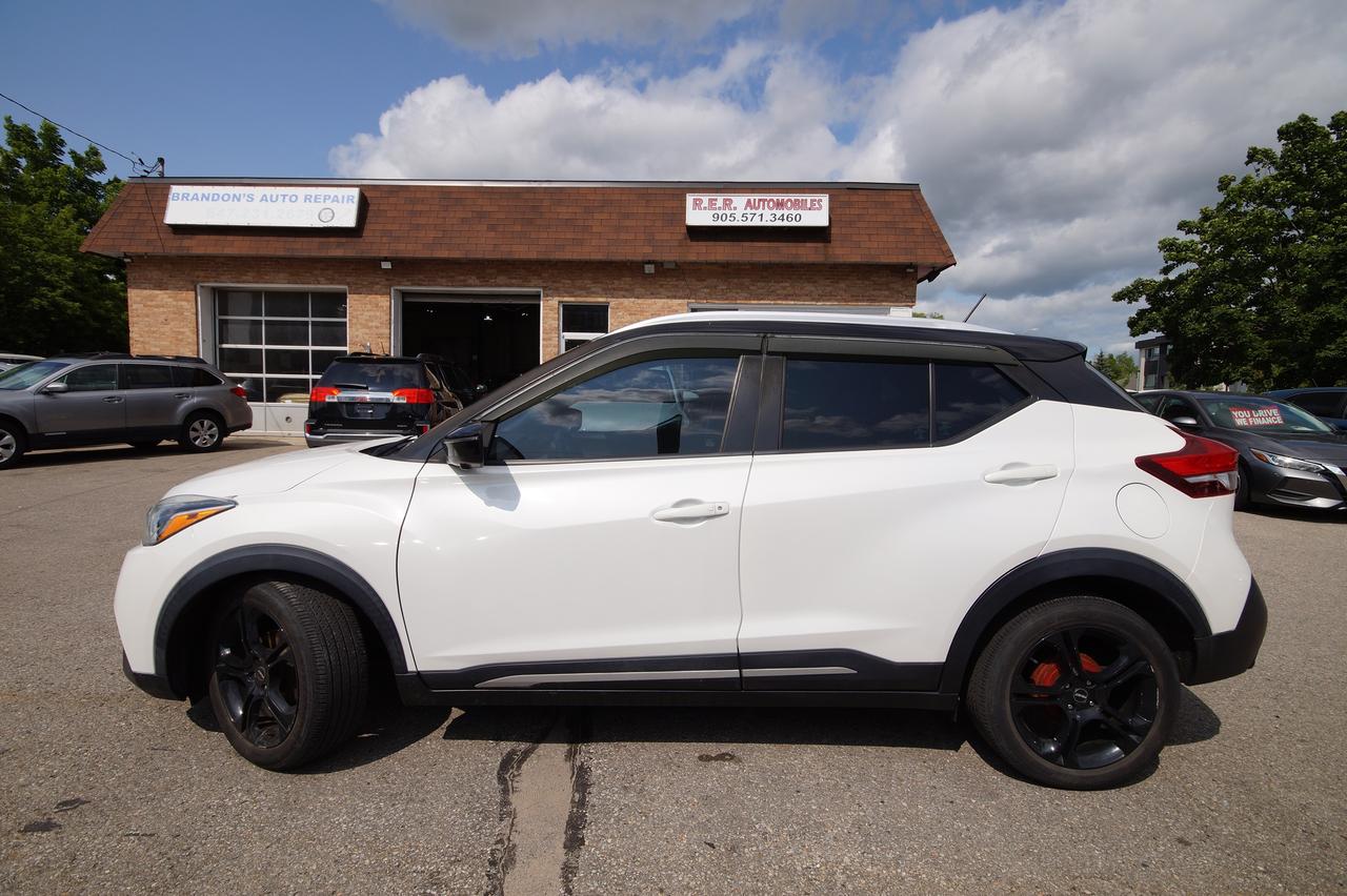 2019 Nissan Kicks SR - Photo #1