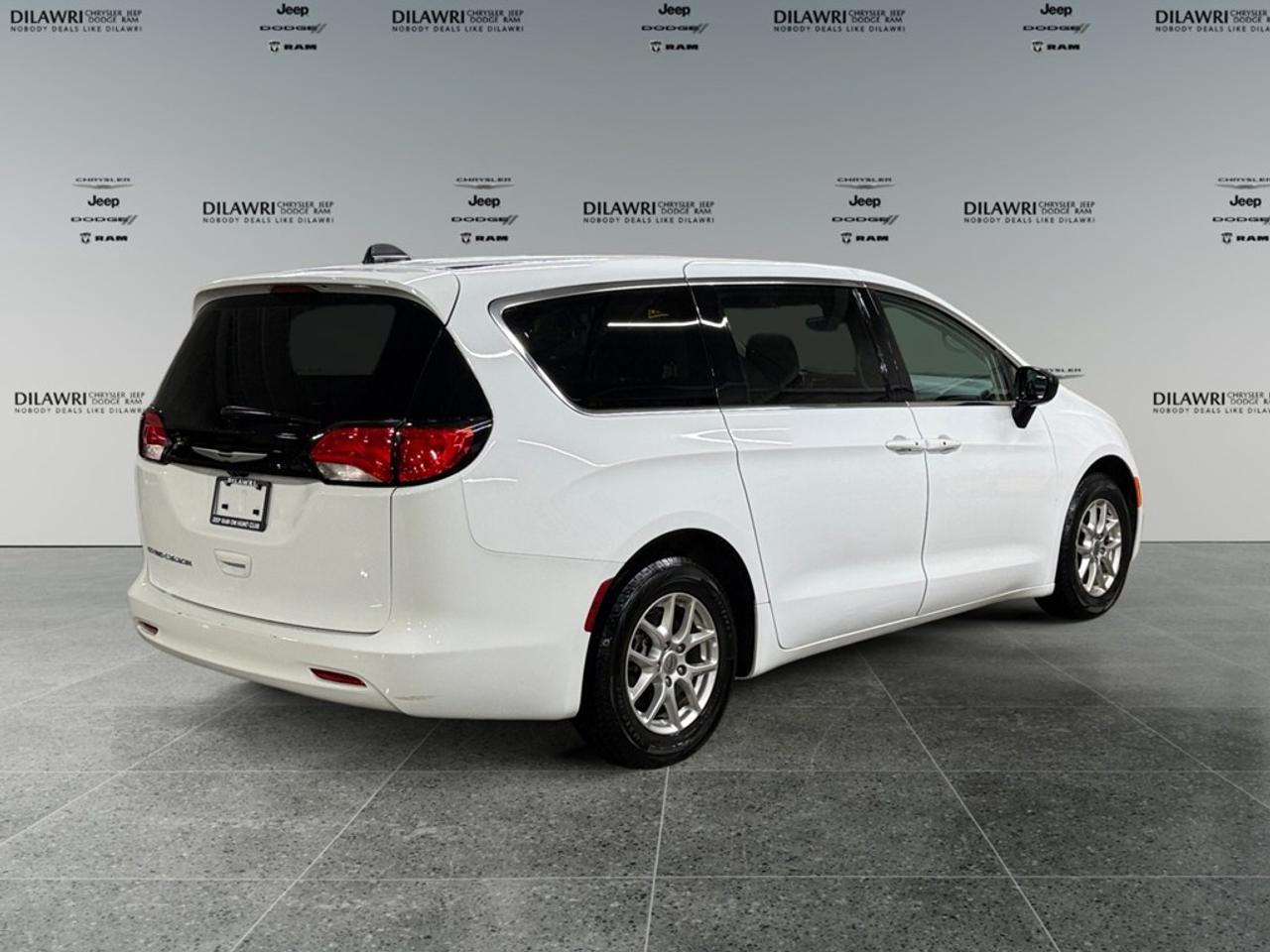 2024 Dodge Grand Caravan SXT Photo4