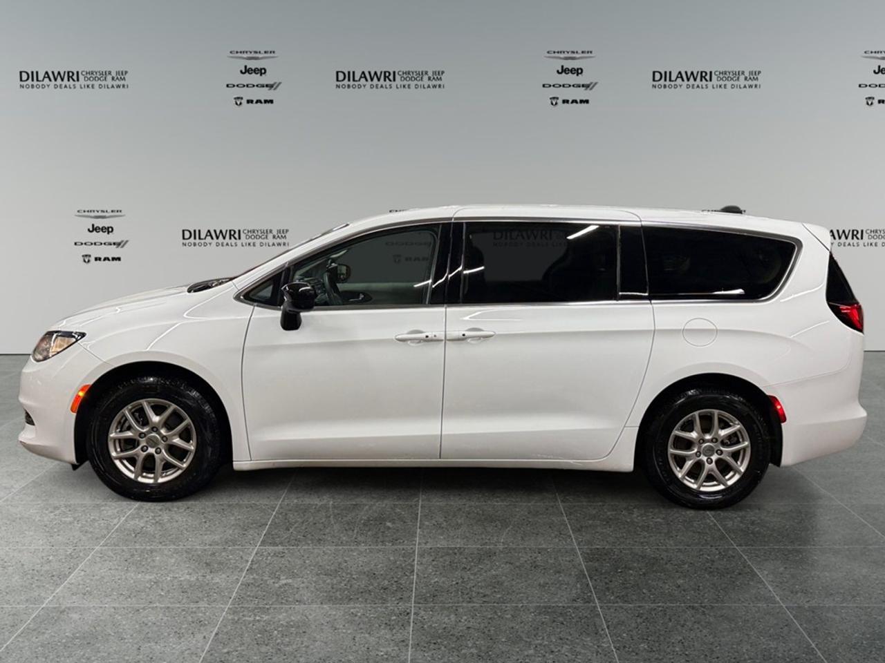 2024 Dodge Grand Caravan SXT Photo5