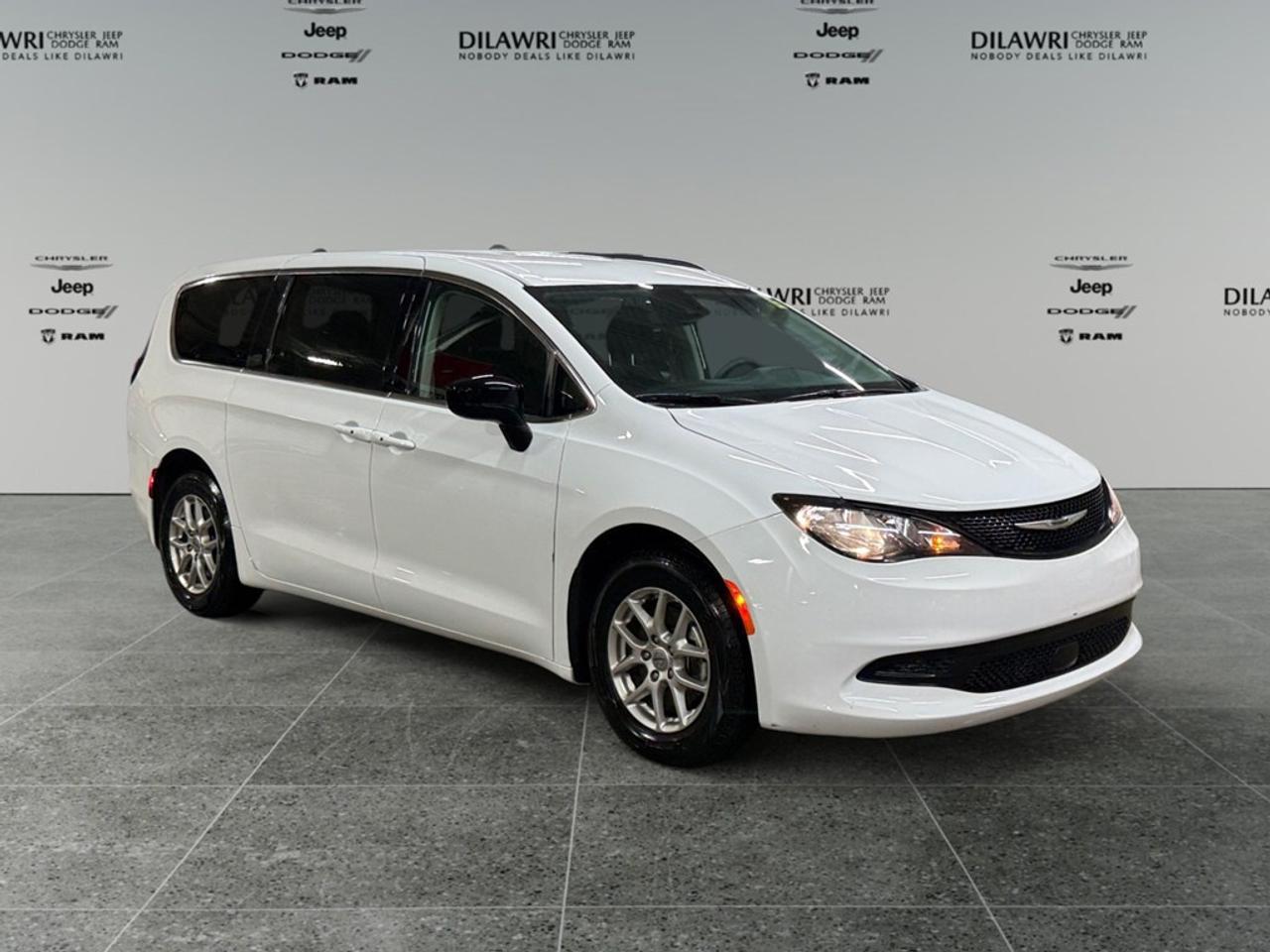 2024 Dodge Grand Caravan SXT Photo