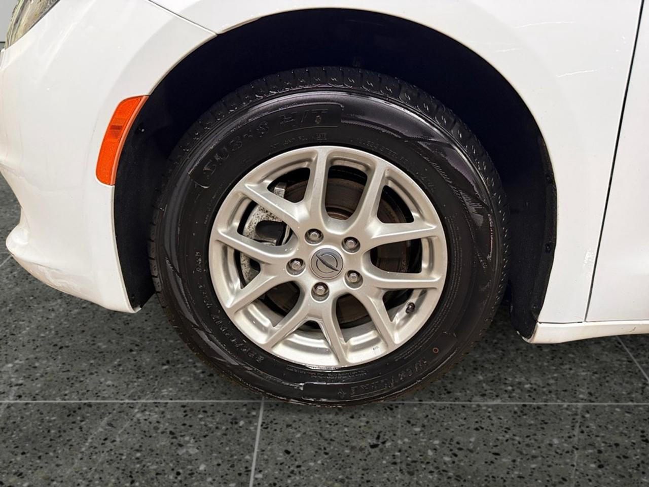 2024 Dodge Grand Caravan SXT Photo