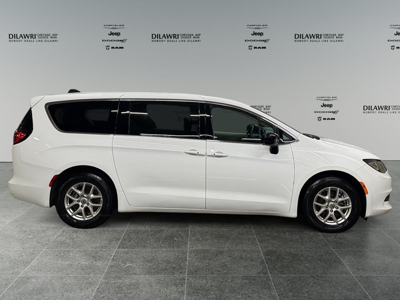 2024 Dodge Grand Caravan SXT Photo