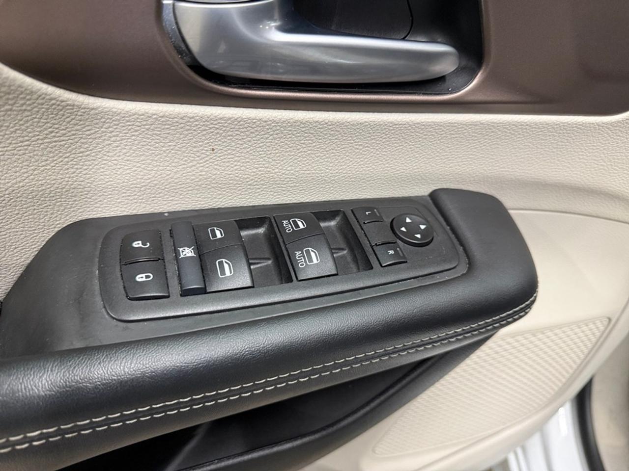 2024 Dodge Grand Caravan SXT Photo