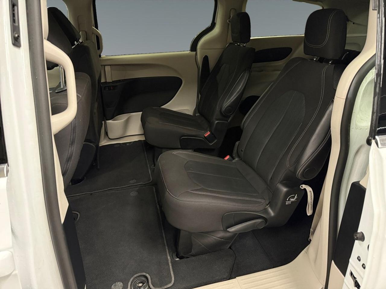2024 Dodge Grand Caravan SXT Photo