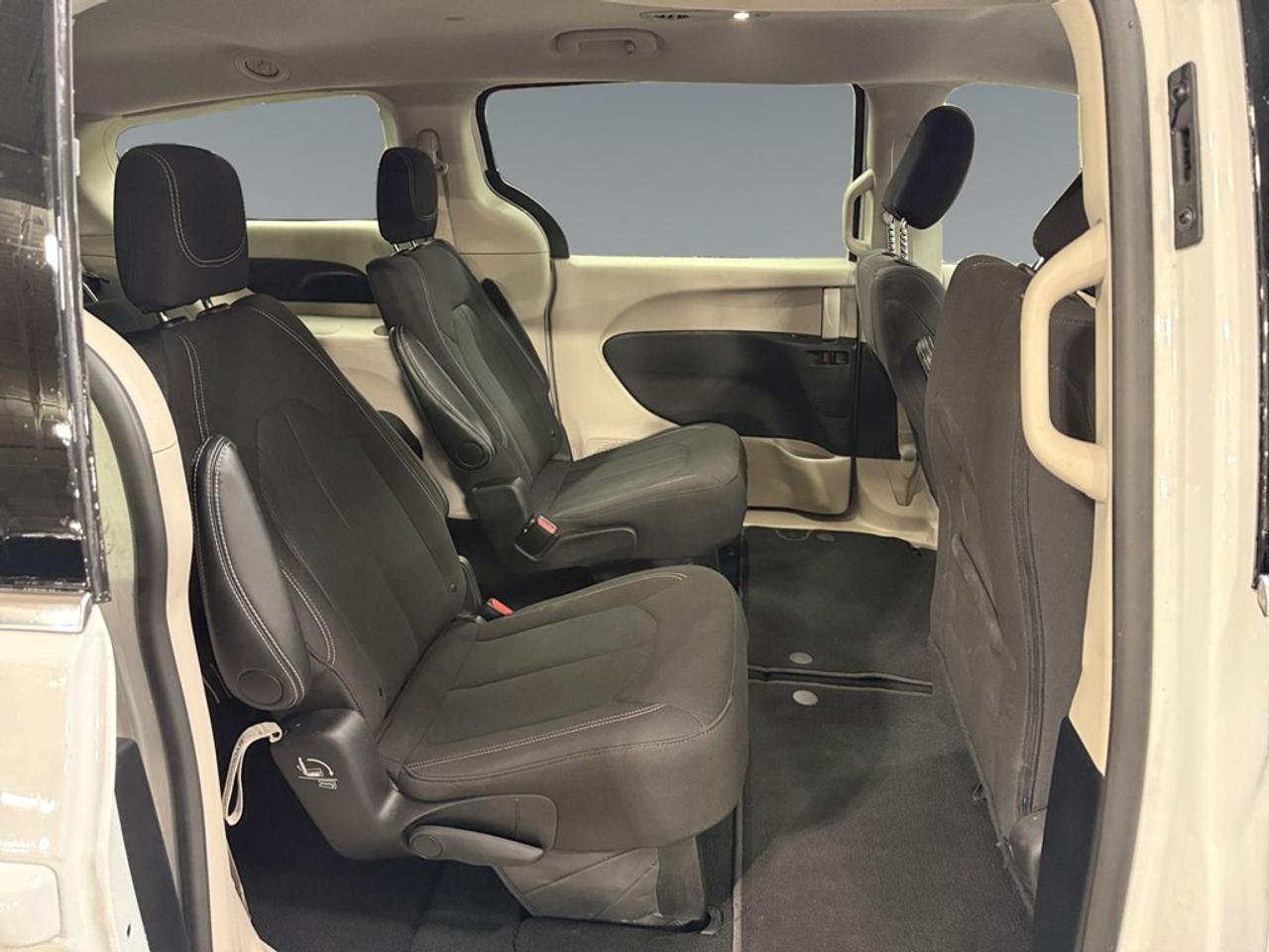 2024 Dodge Grand Caravan SXT Photo