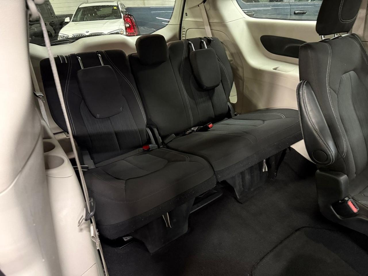 2024 Dodge Grand Caravan SXT Photo