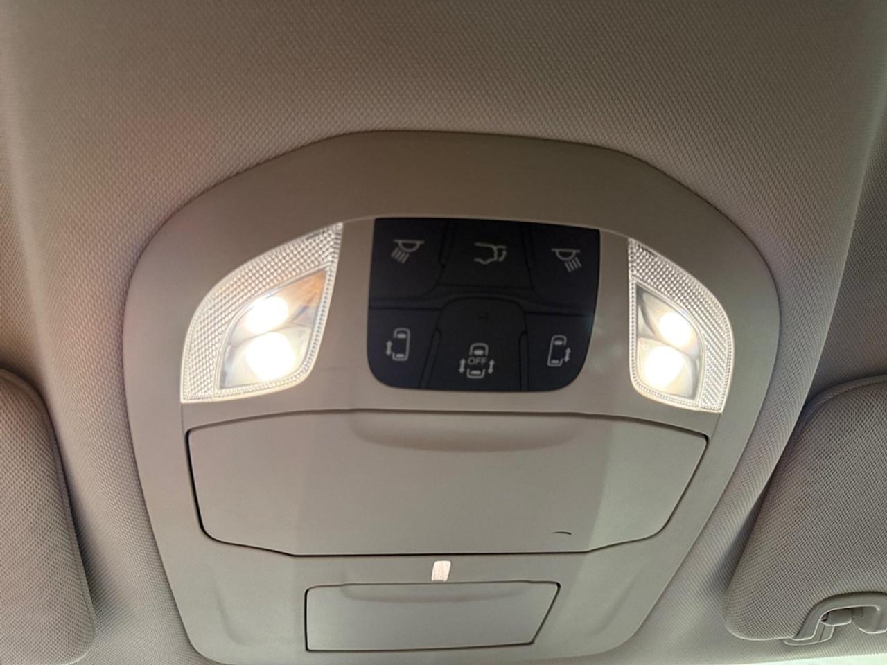 2024 Dodge Grand Caravan SXT Photo