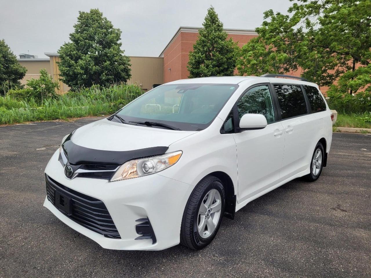 Used 2019 Toyota Sienna LE 8-Passenger FWD for sale in Ancaster, ON