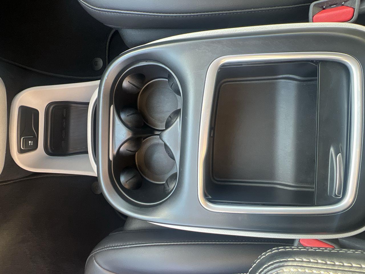 2023 Chrysler Pacifica Touring-L 7 PASSENGER, HEATED LEATHER SEATS, SLIDING DOORS, POWER LIFTGATE, REMOTE START!! Photo