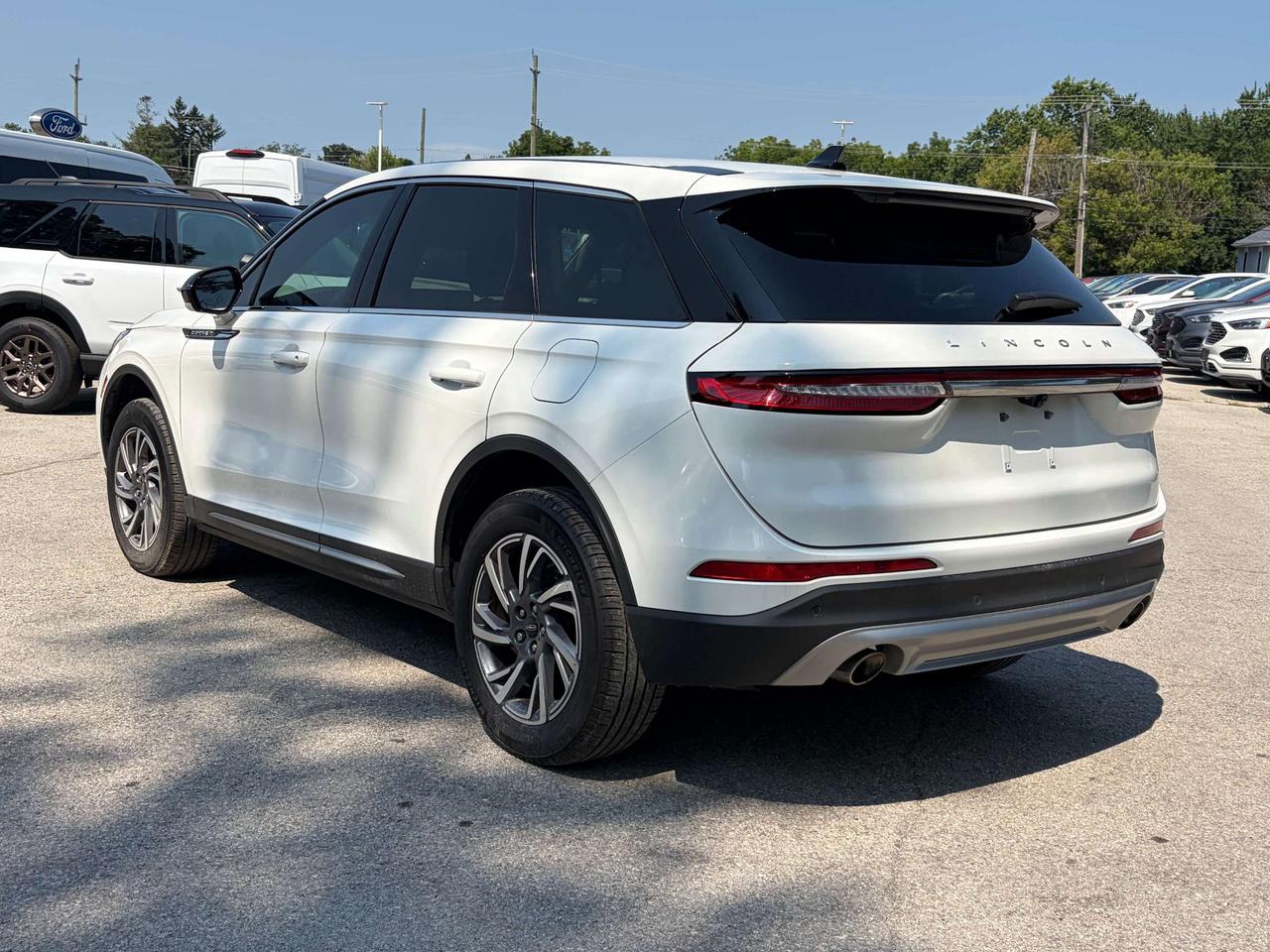 2023 Lincoln Corsair Standard AWD Photo2