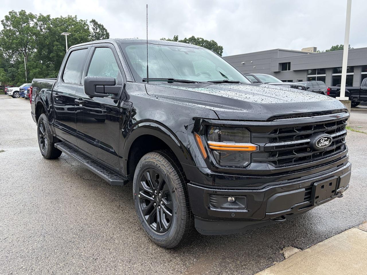 2026 Ford F-150 XLT 4WD SuperCrew 5.5' Box 302A Photo4