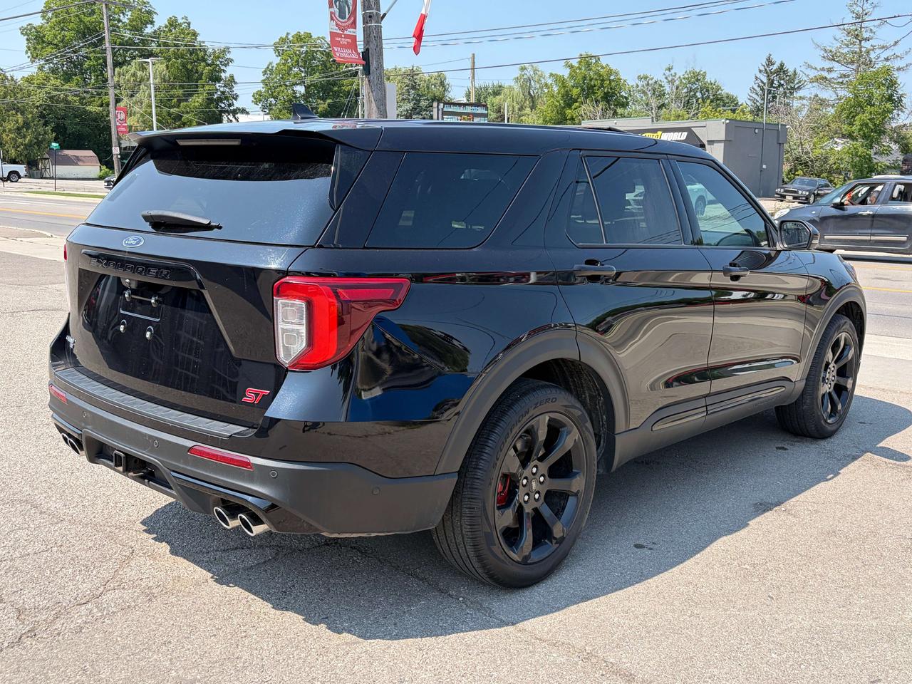 2022 Ford Explorer ST 4WD Photo4