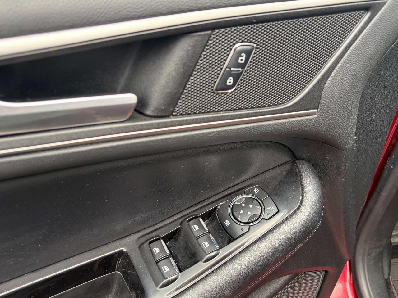 2016 Ford Edge SEL 4dr  FWD Photo
