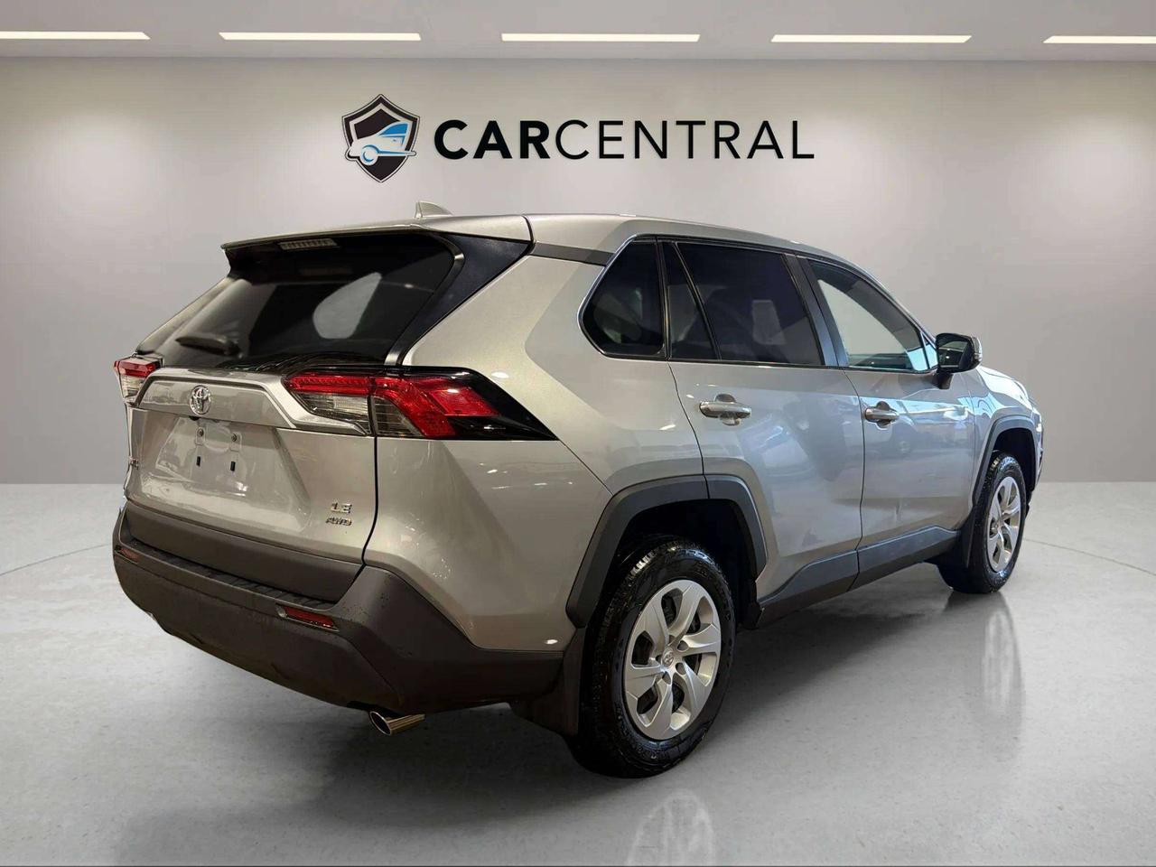 2023 Toyota RAV4 LE | AWD |CLEAN CARFAX | CARPLAY | HEATED SEATS Photo