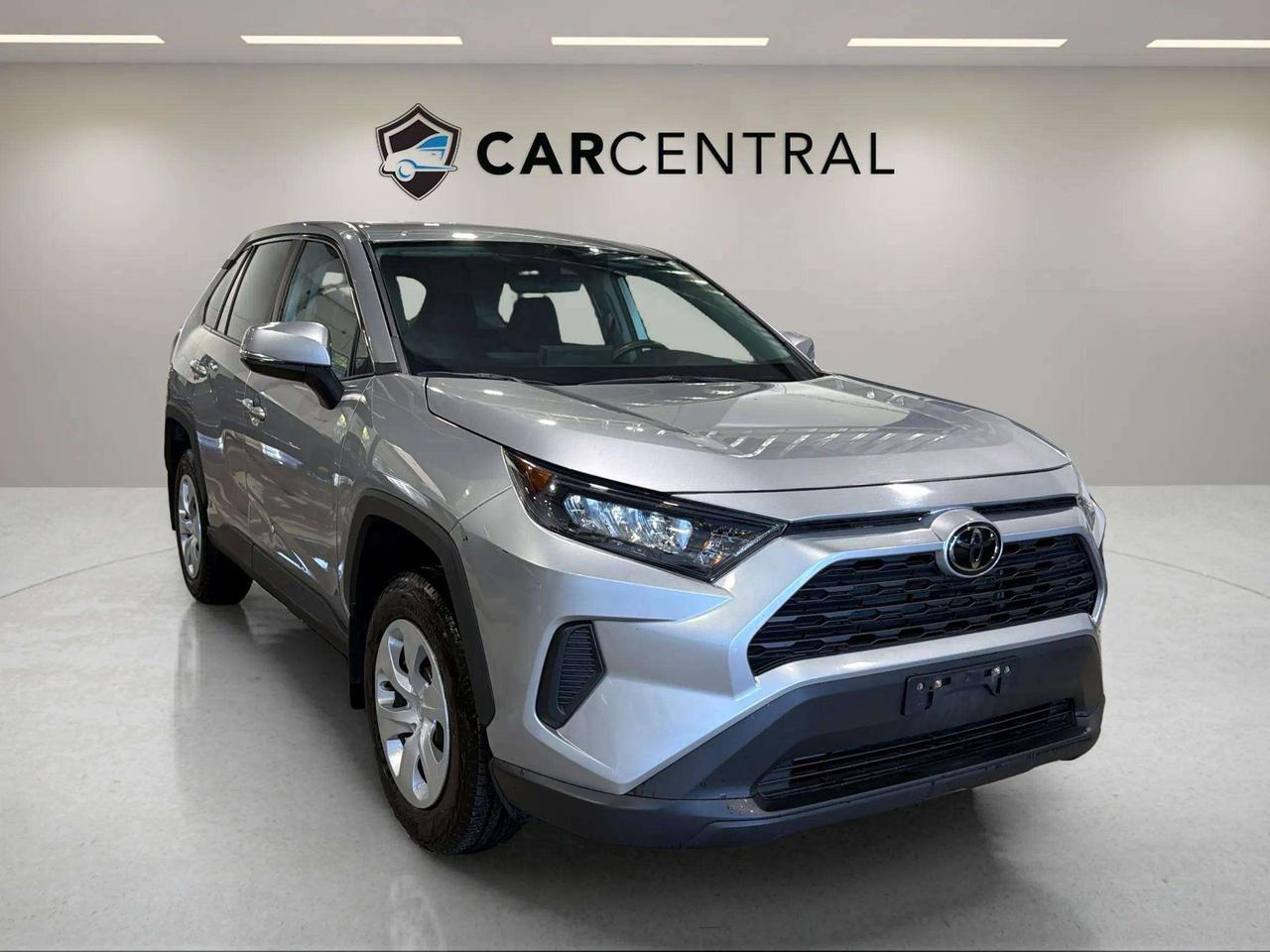 2023 Toyota RAV4 LE | AWD |CLEAN CARFAX | CARPLAY | HEATED SEATS Photo
