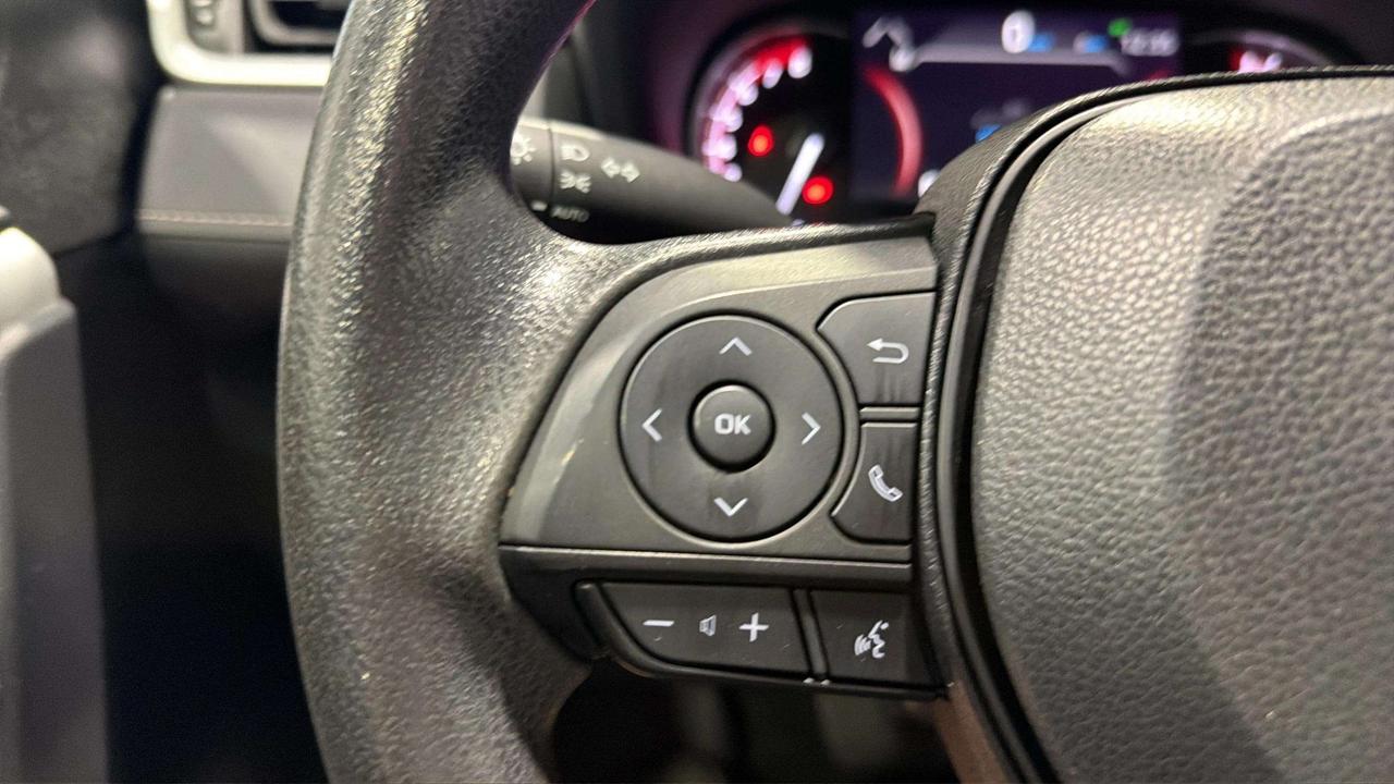 2023 Toyota RAV4 LE | AWD |CLEAN CARFAX | CARPLAY | HEATED SEATS Photo