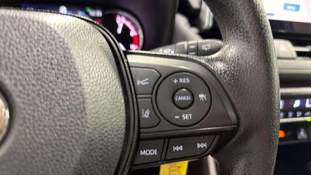 2023 Toyota RAV4 LE | AWD |CLEAN CARFAX | CARPLAY | HEATED SEATS Photo