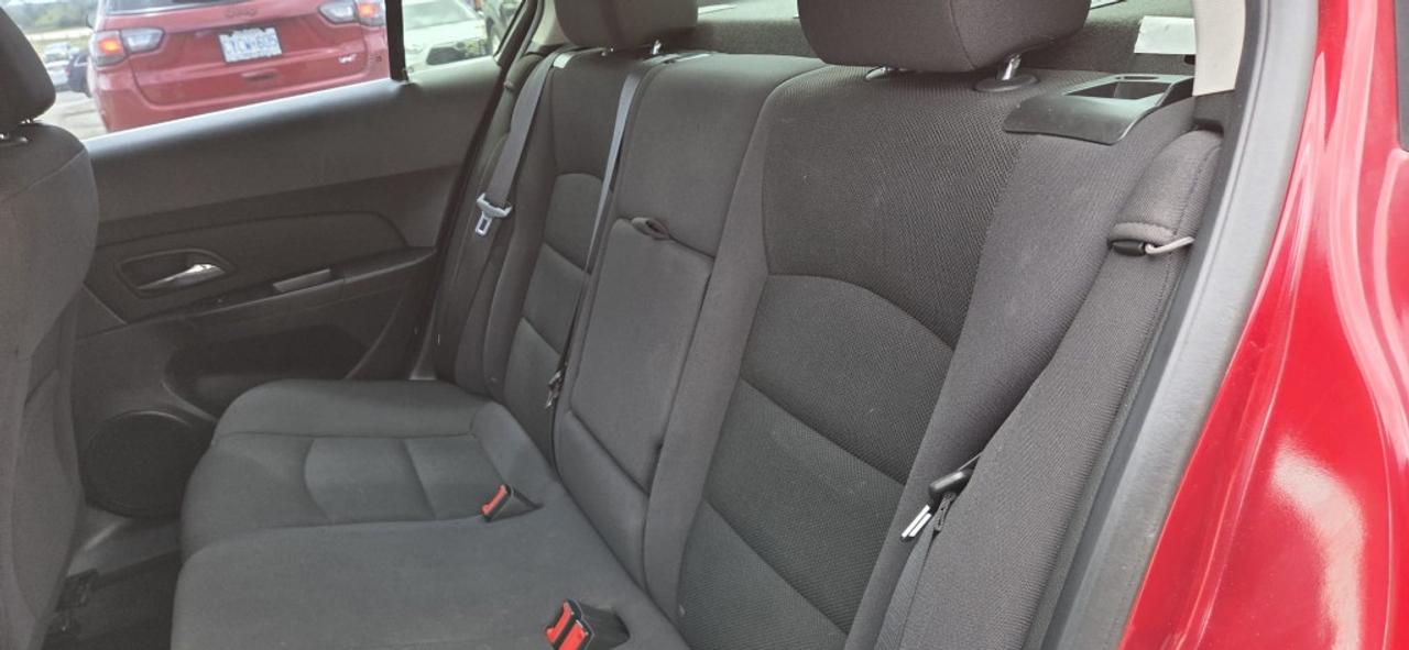 2012 Chevrolet Cruze 2LT 4dr Sedan (1.4L 4cyl Turbo 6M) Photo