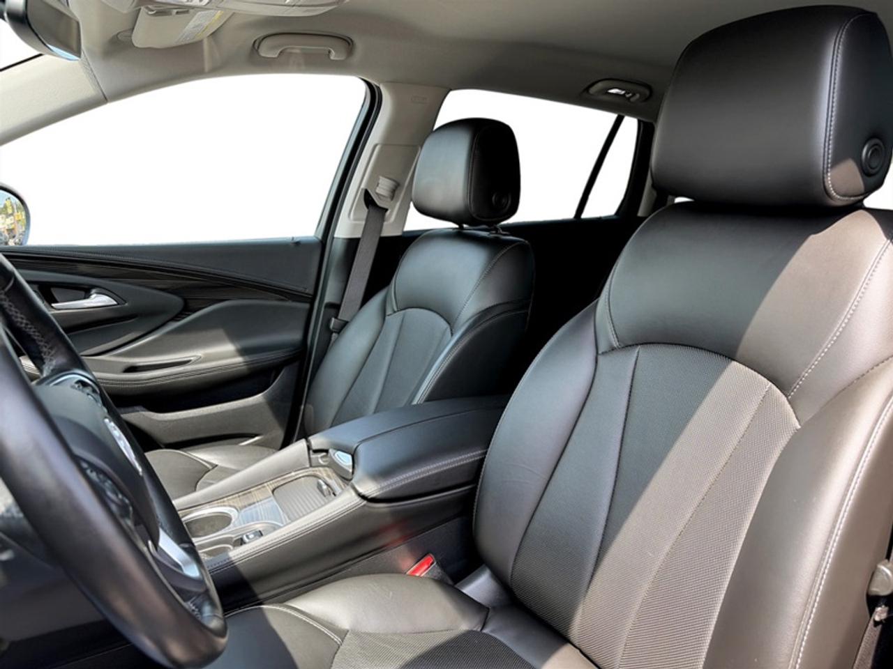 2020 Buick Envision Essence  **LEATHER - PWR GATE** Photo