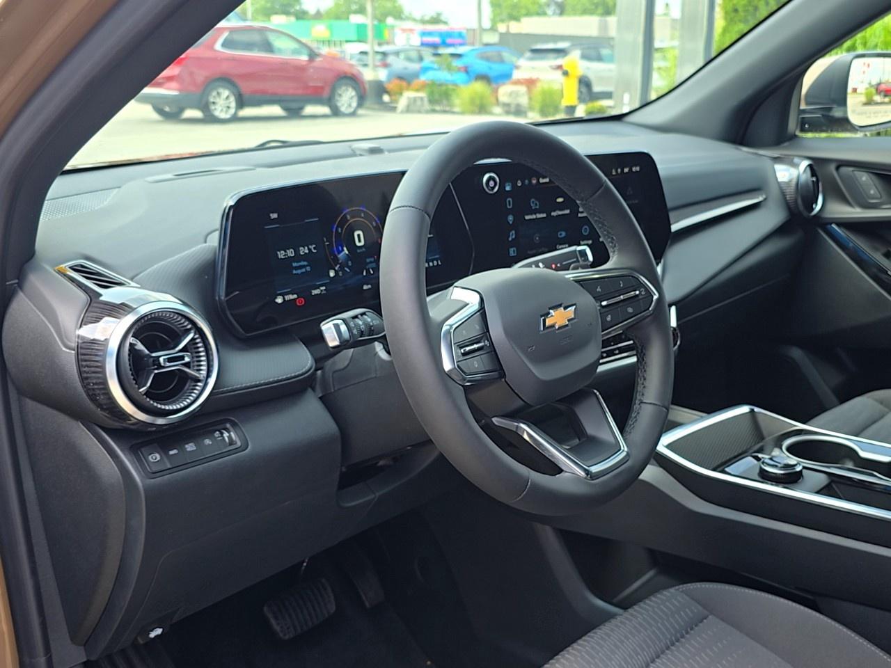 2027 Chevrolet Equinox AWD LT Photo3
