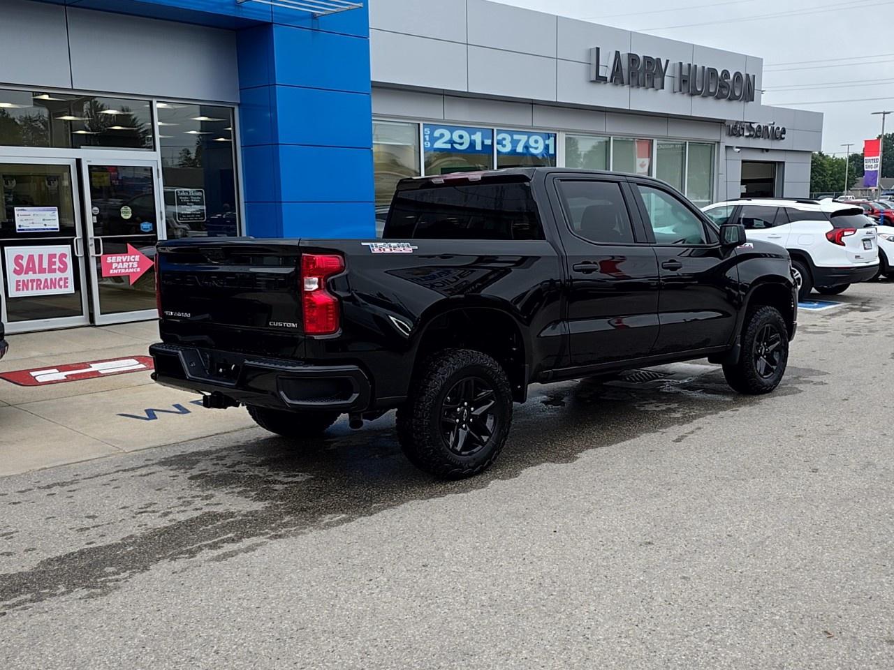2026 Chevrolet Silverado 1500 Crew Cab Short Box 4-Wheel Drive Custom Trail Boss Photo2