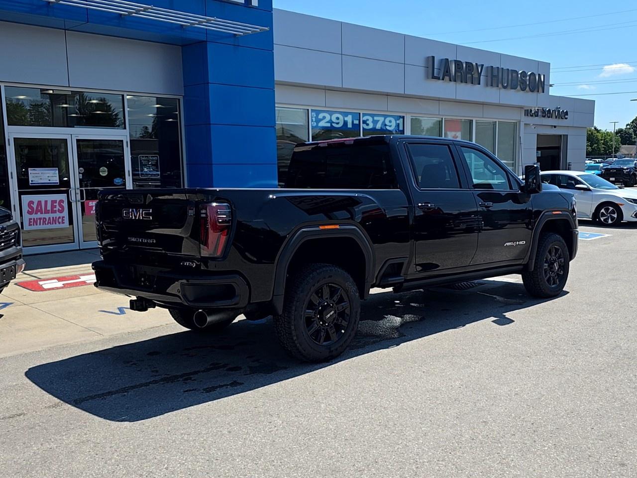 2026 GMC Sierra 2500 HD Crew Cab Standard Box 4-Wheel Drive AT4 Photo