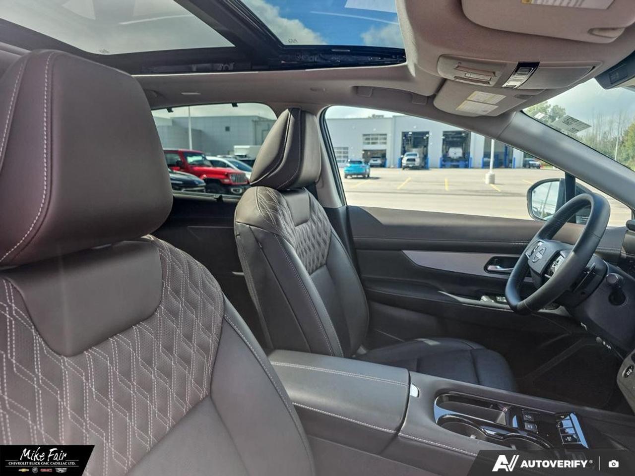2025 Nissan Murano AWD PLATINUM Photo