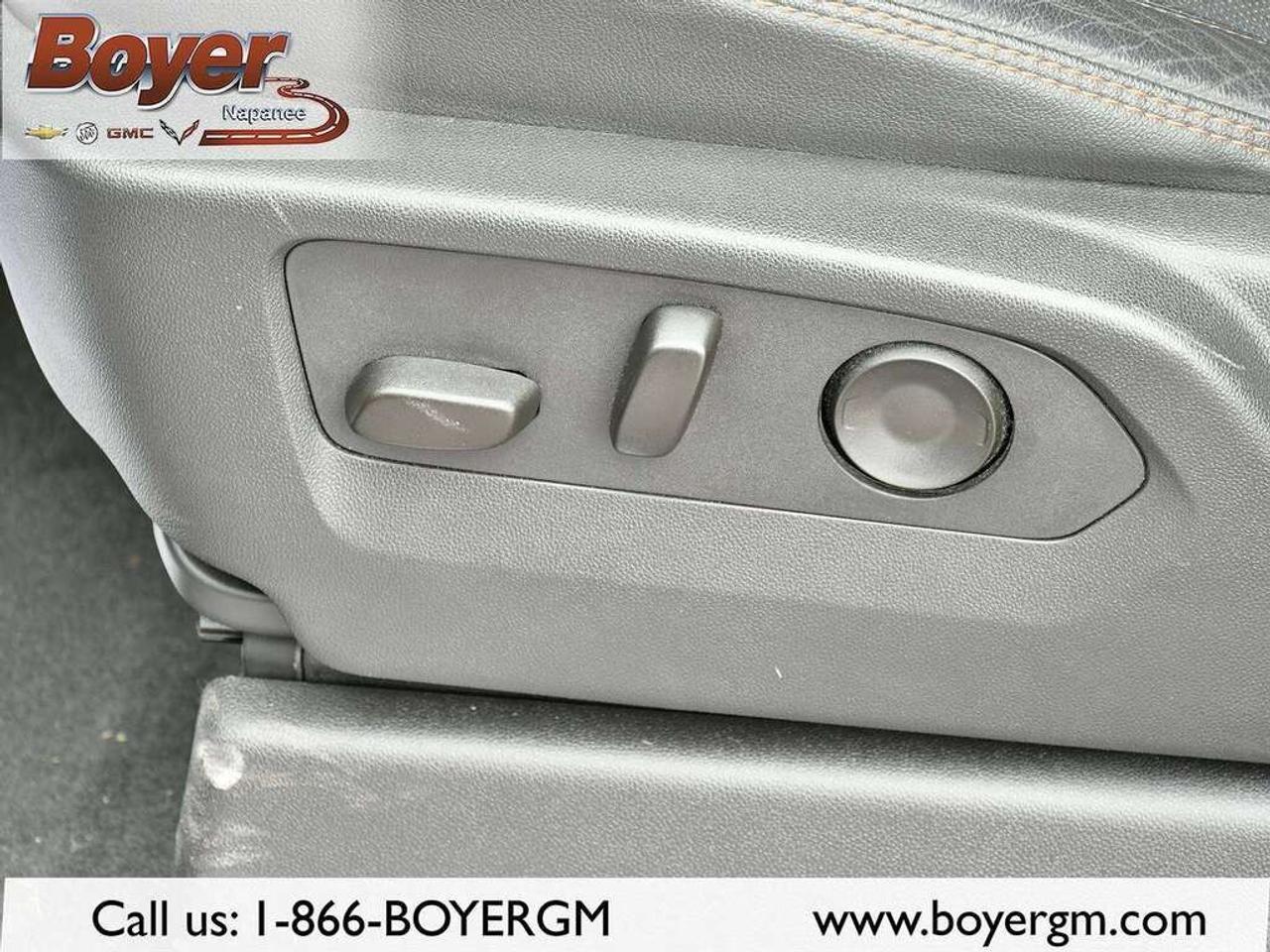 2025 GMC Sierra 1500 Crew Cab Short Box 4-Wheel Drive AT4 Photo
