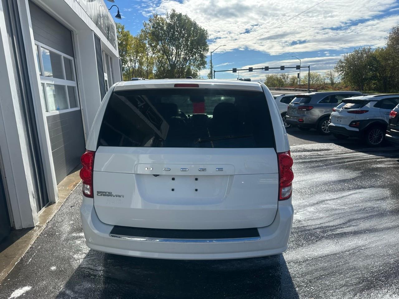 2018 Dodge Grand Caravan CVP/SXT Photo
