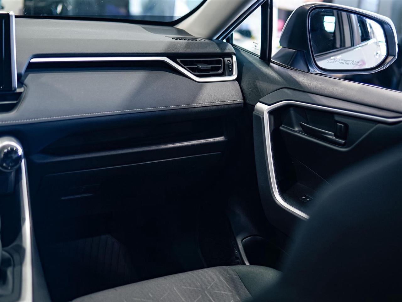 2023 Toyota RAV4 Hybrid HYBRID LE AWD | TOYOTA SERVICED | NO ACCIDENTS Photo