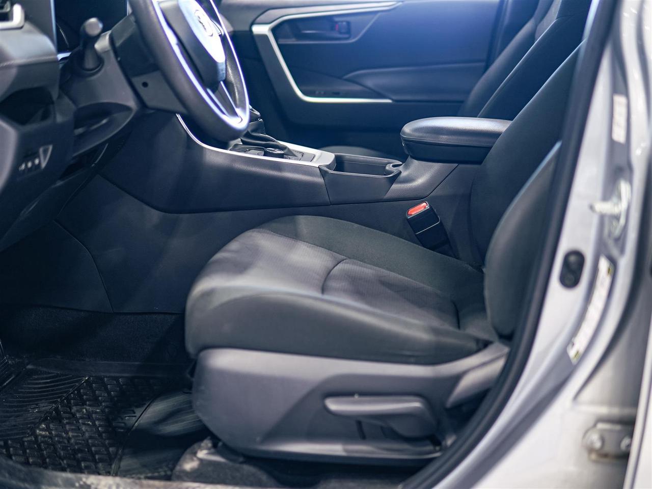 2023 Toyota RAV4 Hybrid HYBRID LE AWD | TOYOTA SERVICED | NO ACCIDENTS Photo