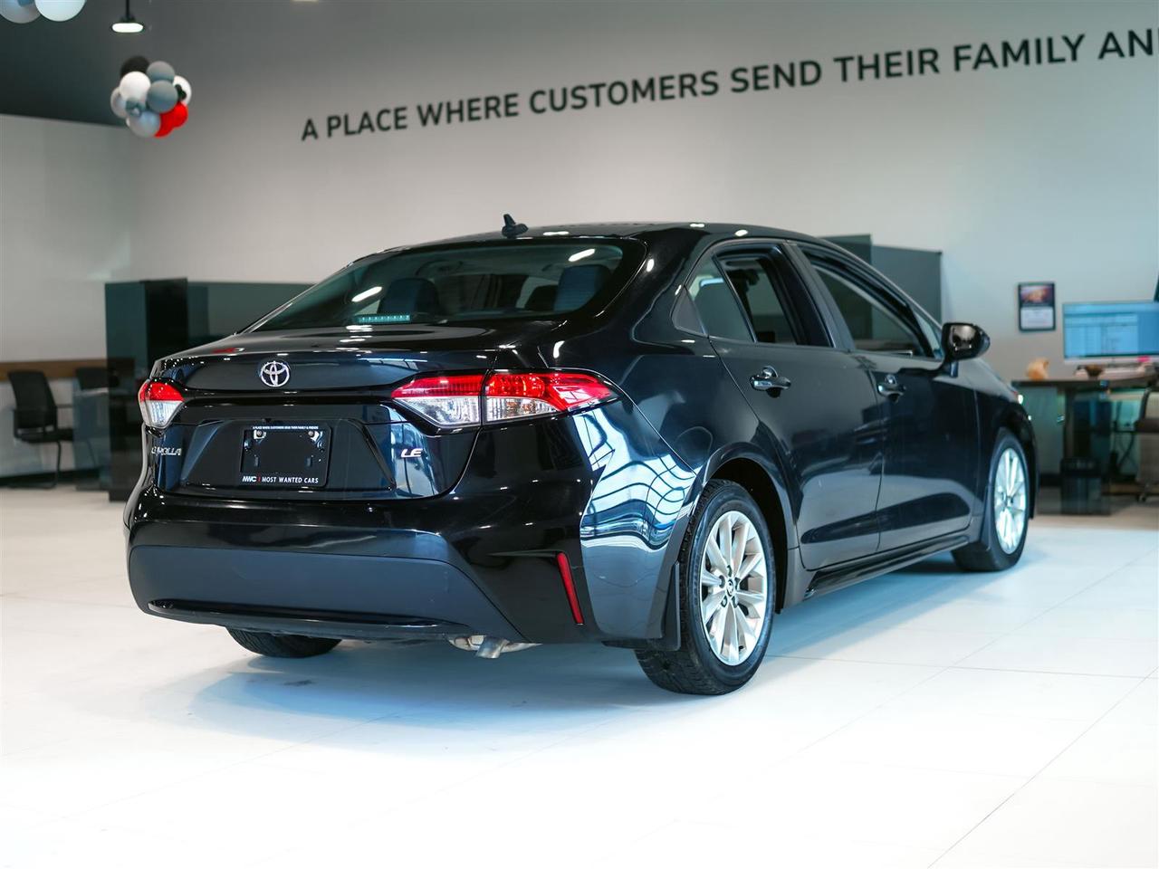 2022 Toyota Corolla LE | UPGRADE | SUNROOF | NO ACCIDENTS Photo