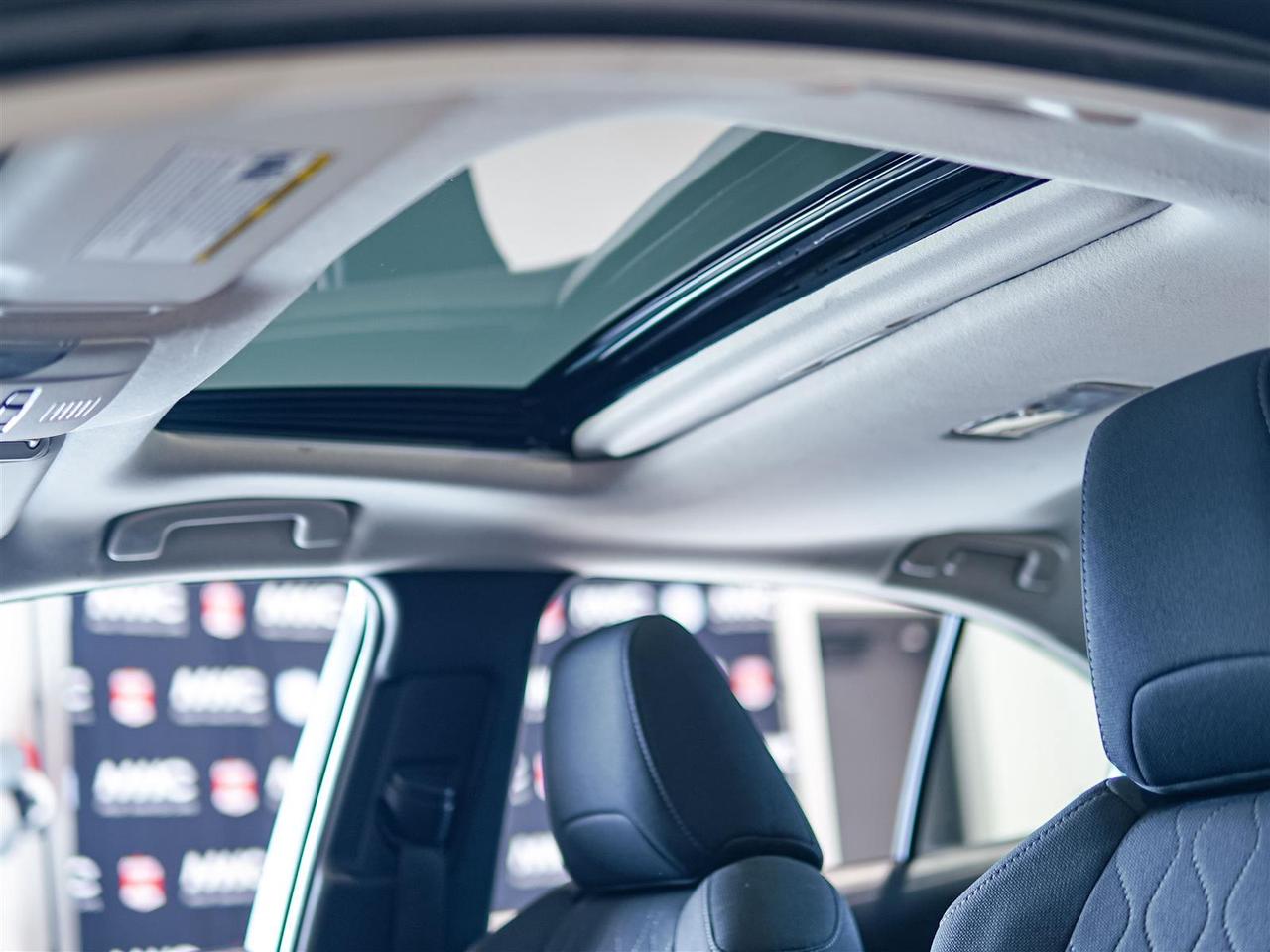 2022 Toyota Corolla LE | UPGRADE | SUNROOF | NO ACCIDENTS Photo
