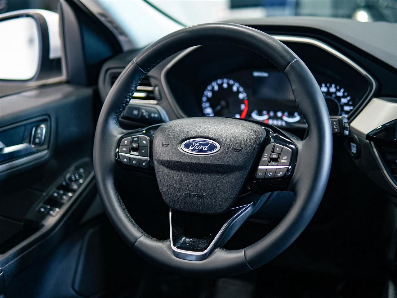 2022 Ford Escape SEL AWD | LEATHER | FORD SERVICED | NO ACCIDENTS Photo