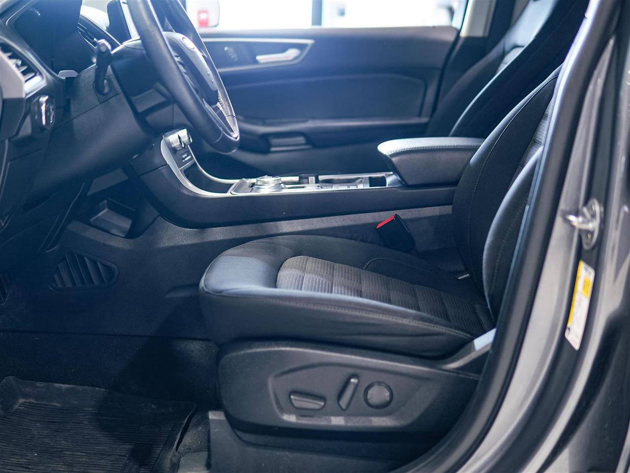 2022 Ford Edge SEL AWD | 12 INCH SCREEN | NO ACCIDENTS Photo