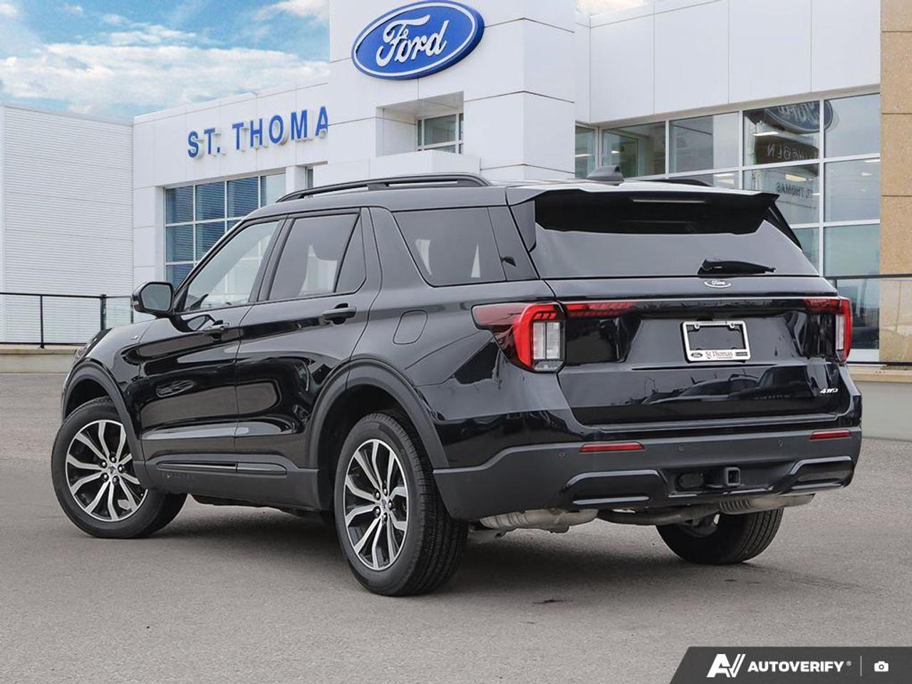 2025 Ford Explorer ST-Line Photo3