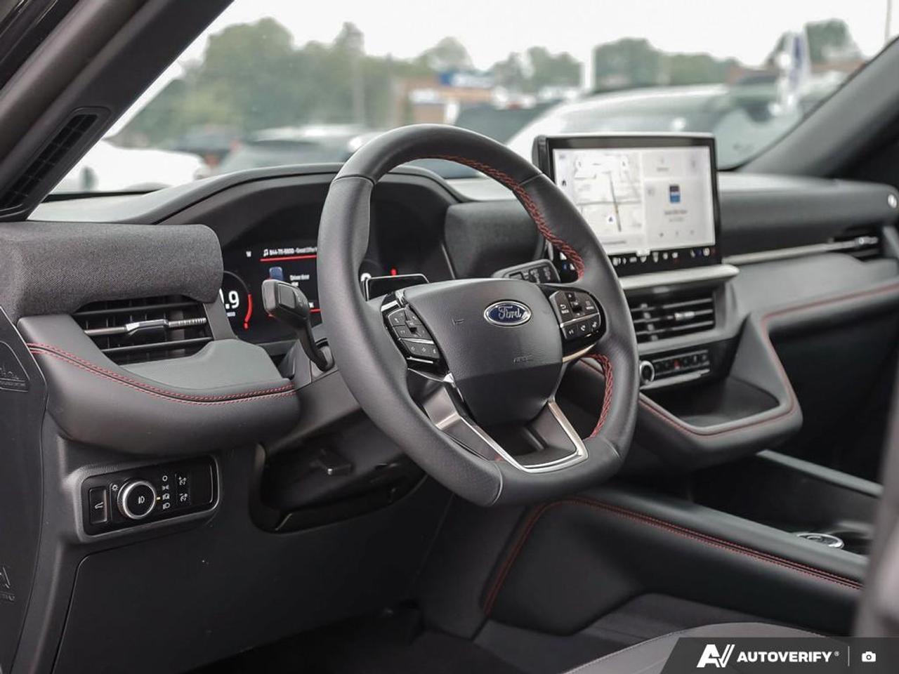 2025 Ford Explorer ST-Line Photo
