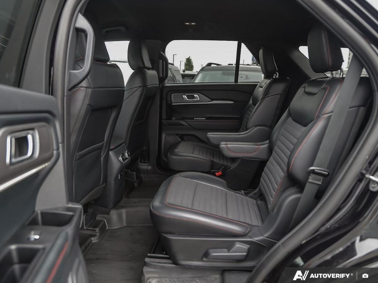 2025 Ford Explorer ST-Line Photo