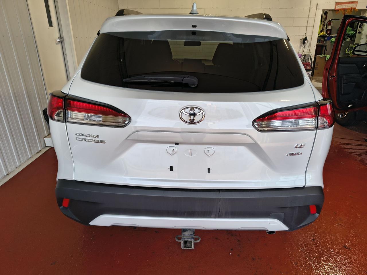 2024 Toyota Corolla Cross LE Photo0