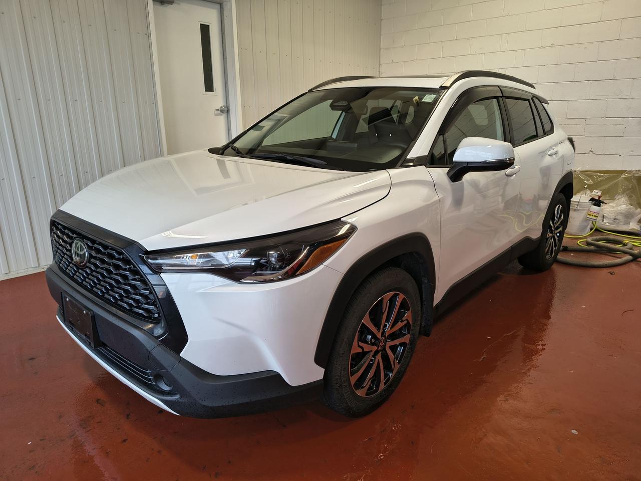 2024 Toyota Corolla Cross LE Photo