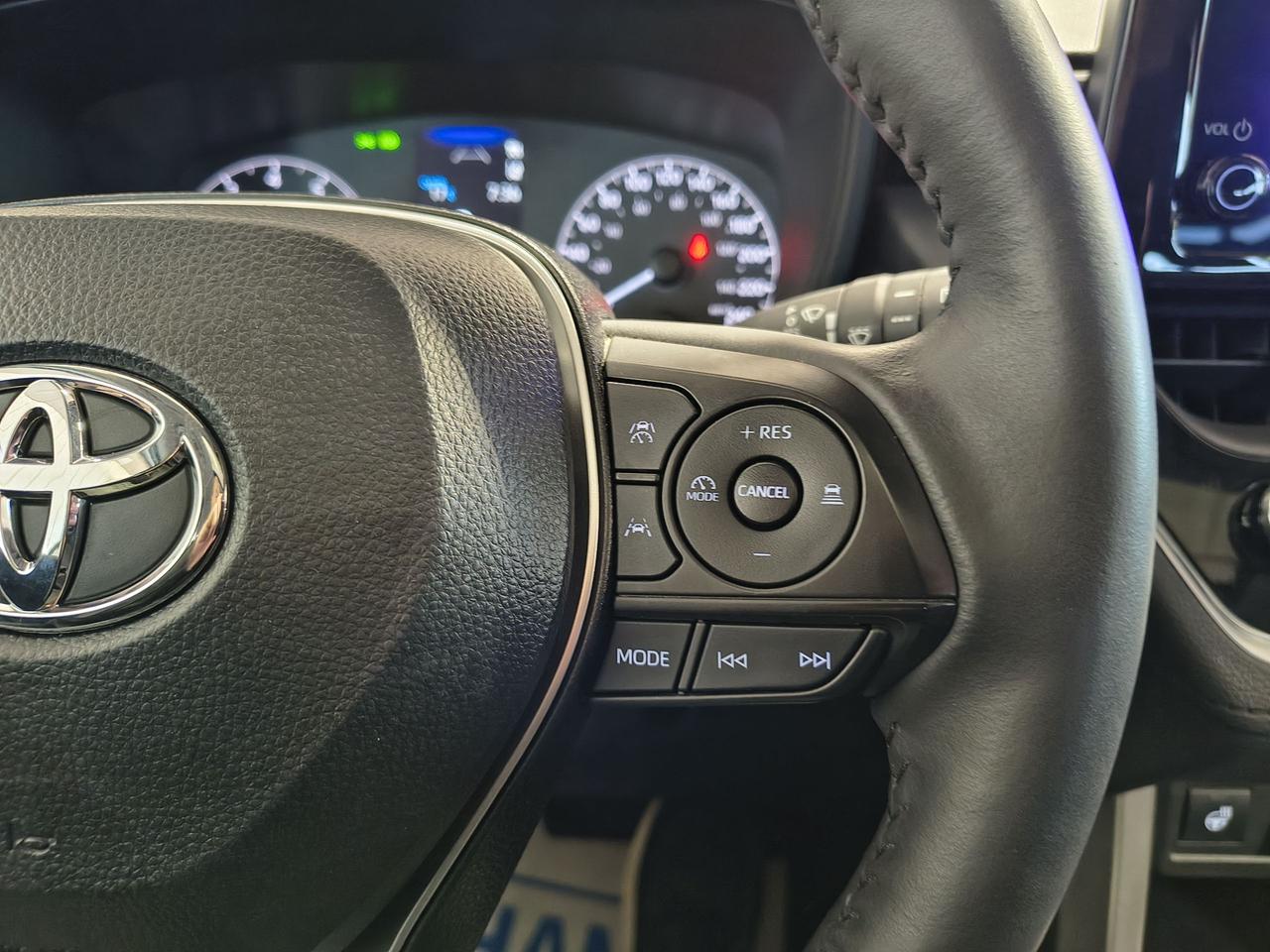 2024 Toyota Corolla Cross LE Photo