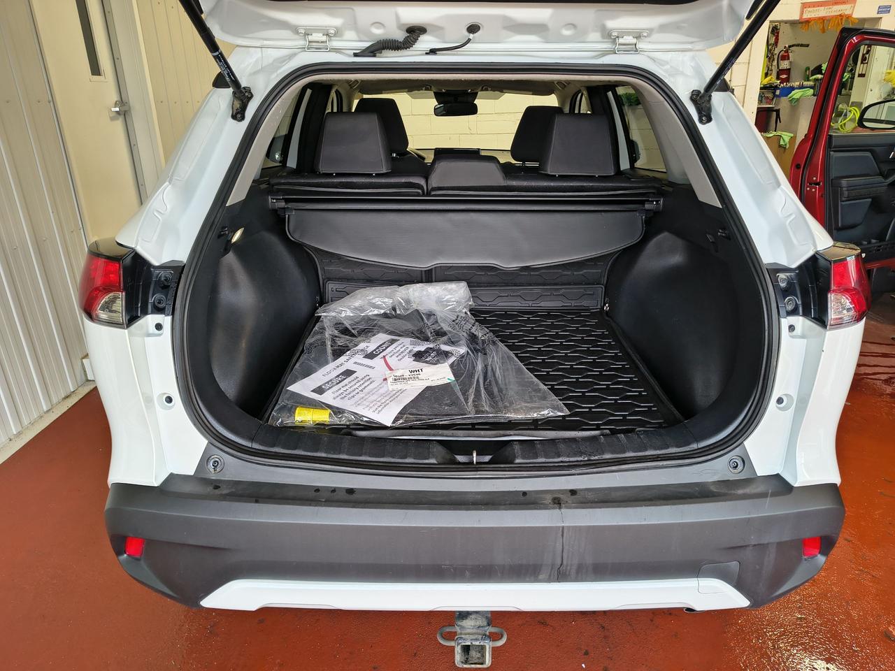 2024 Toyota Corolla Cross LE Photo0
