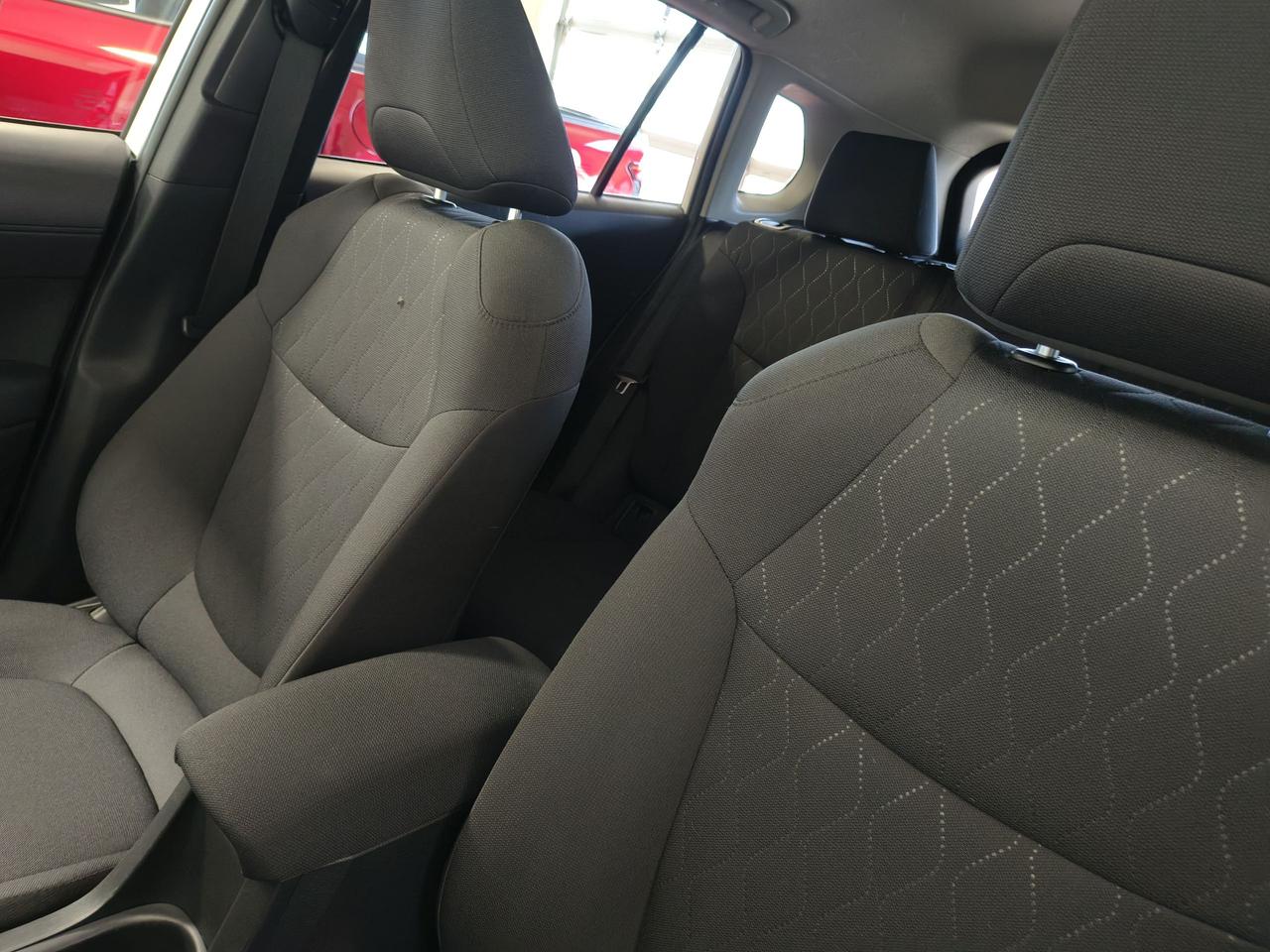 2024 Toyota Corolla Cross LE Photo0